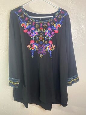 Women's Black Embroidered Floral Tunic Top